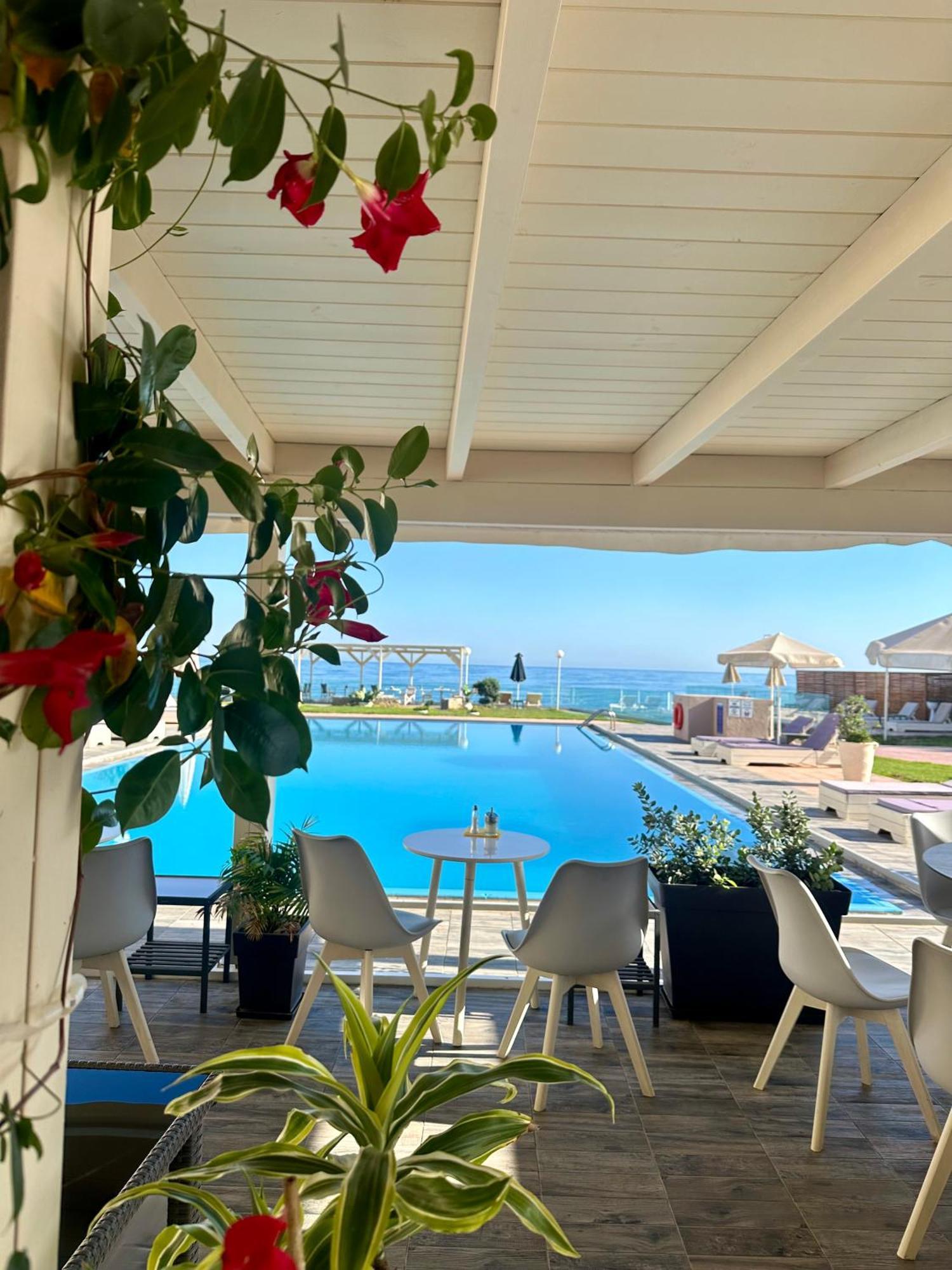 Nautica Hotel Apartments Stavromenos エクステリア 写真