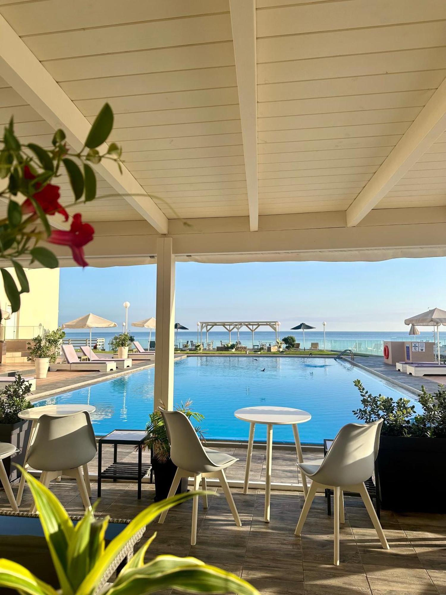 Nautica Hotel Apartments Stavromenos エクステリア 写真