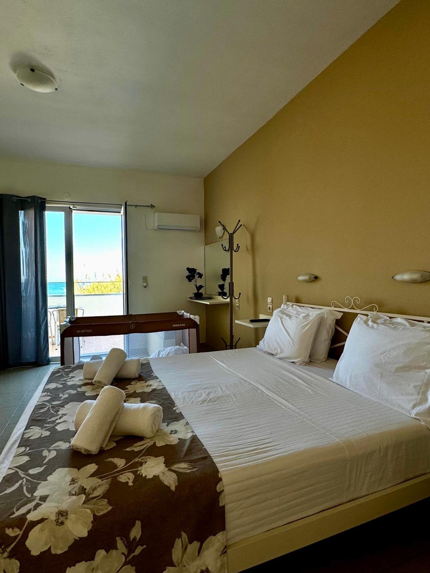 Nautica Hotel Apartments Stavromenos エクステリア 写真