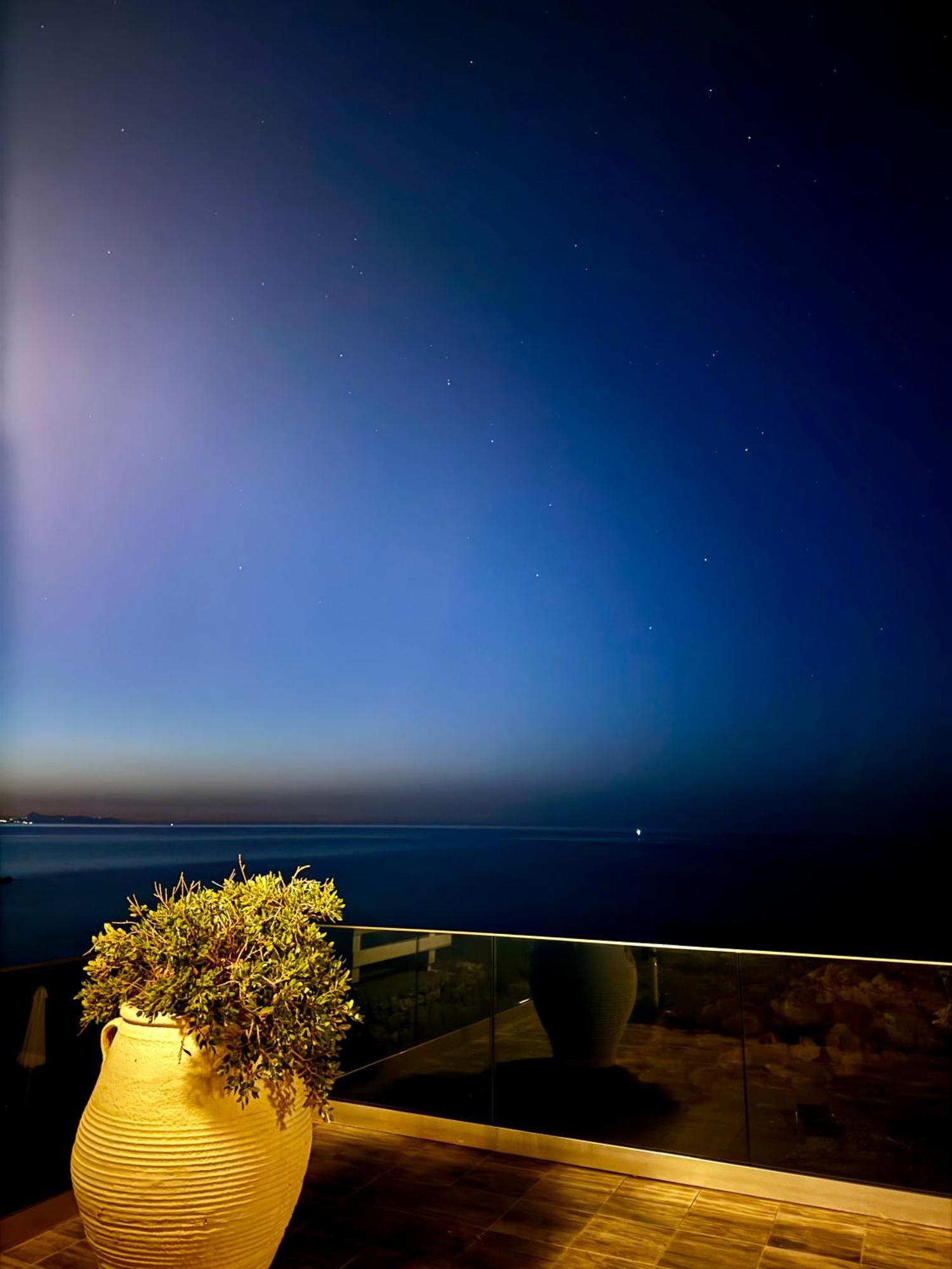 Nautica Hotel Apartments Stavromenos エクステリア 写真